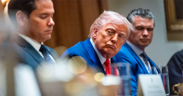 Доллар и казначейские облигации падают, так как тарифы Дональда Трампа на Китай пугают инвесторов